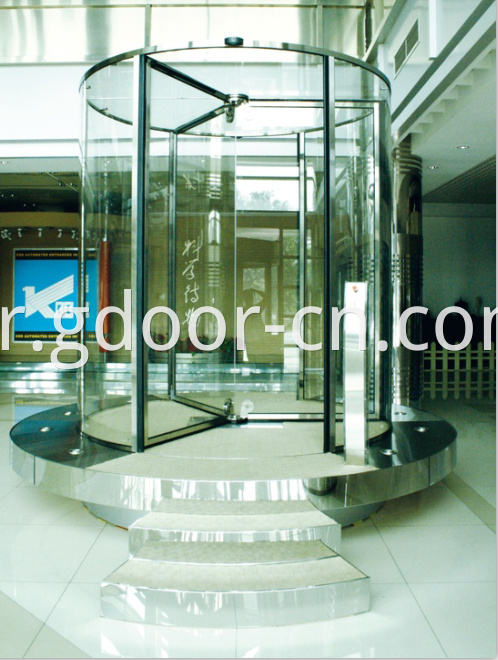 Diamond revolving door